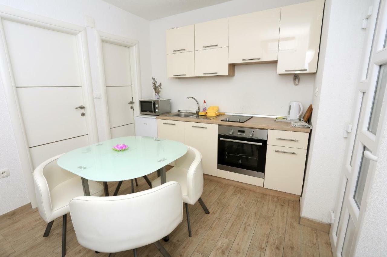 Apartments Dora Трогир Экстерьер фото