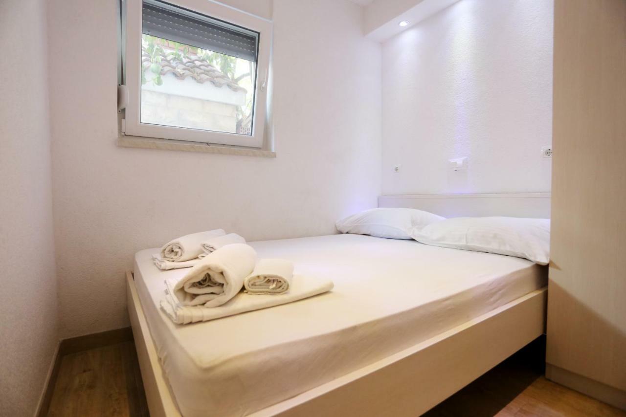 Apartments Dora Трогир Экстерьер фото